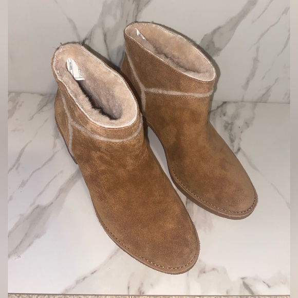 Ugg Chestnut Boots Size 8 - Picture 5 of 13